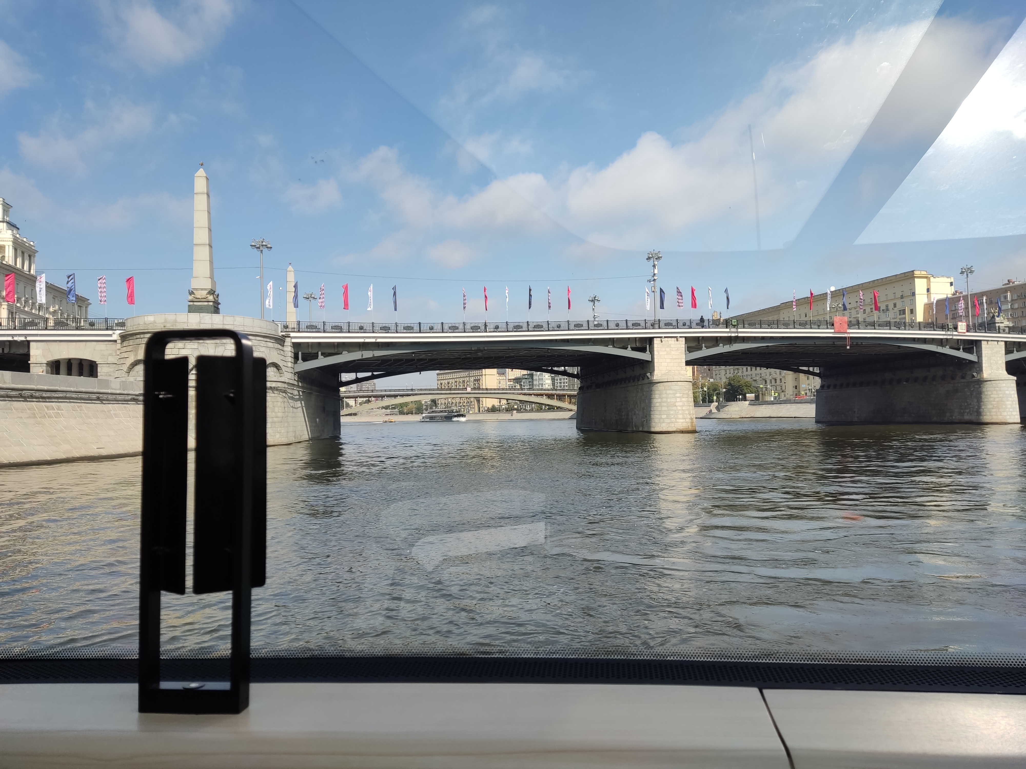 На морском трамвайчике по Москва реке