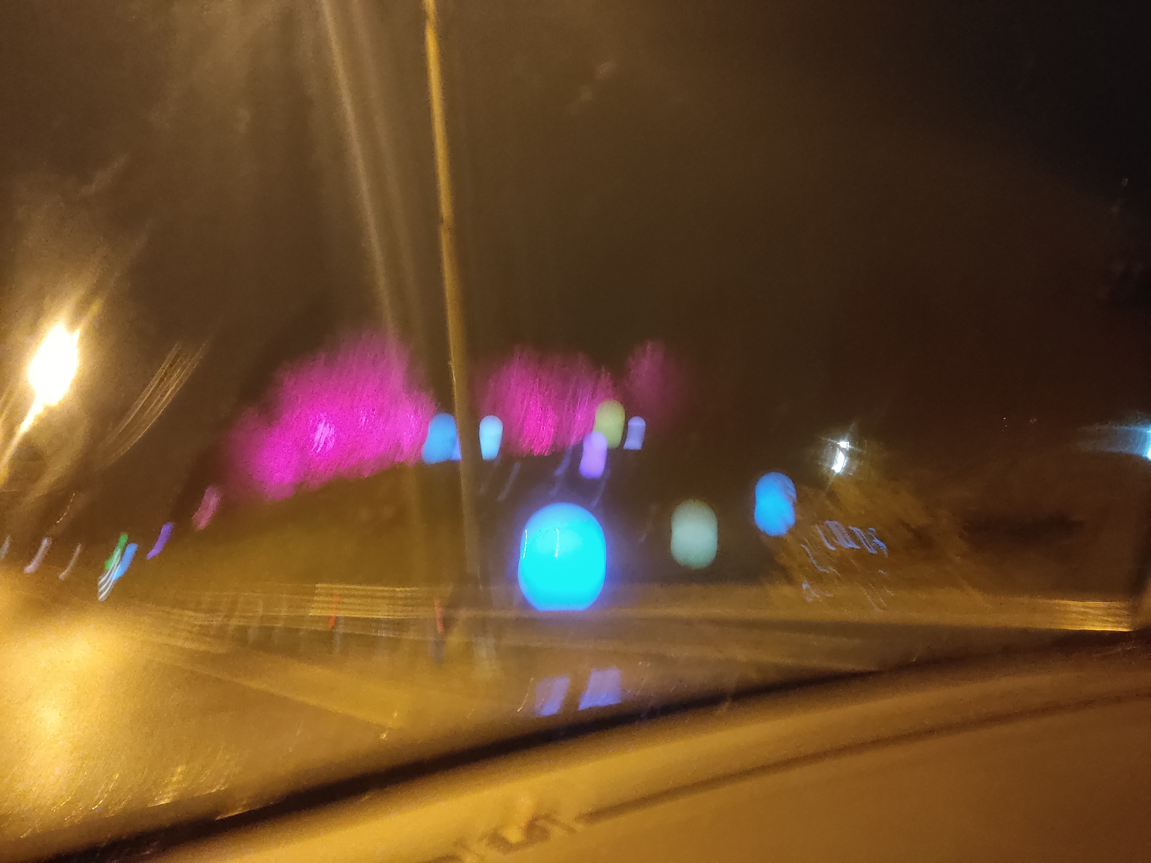 красивые светящиеся шары на Рублевке