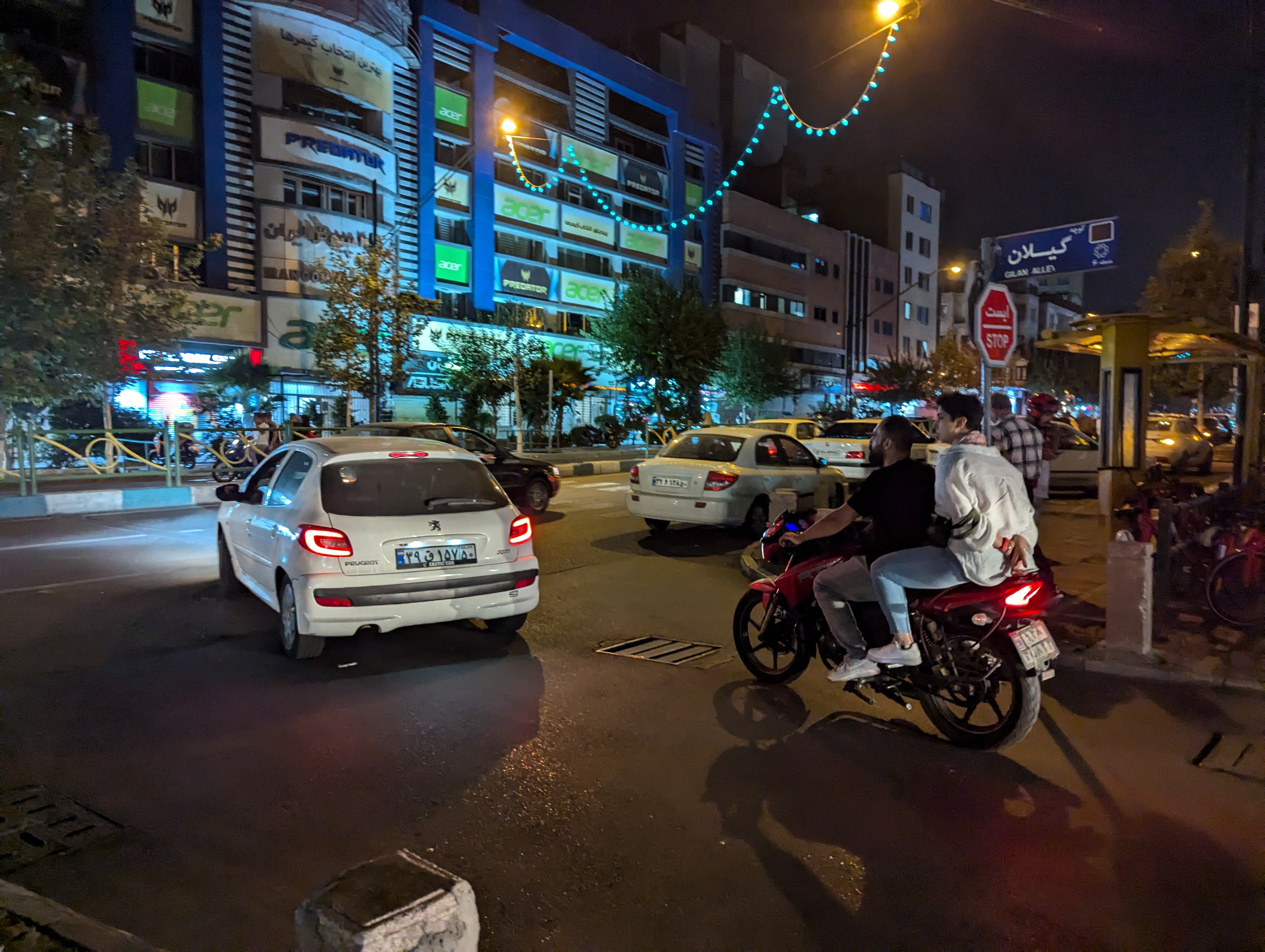 Вечерняя улица Тегерана