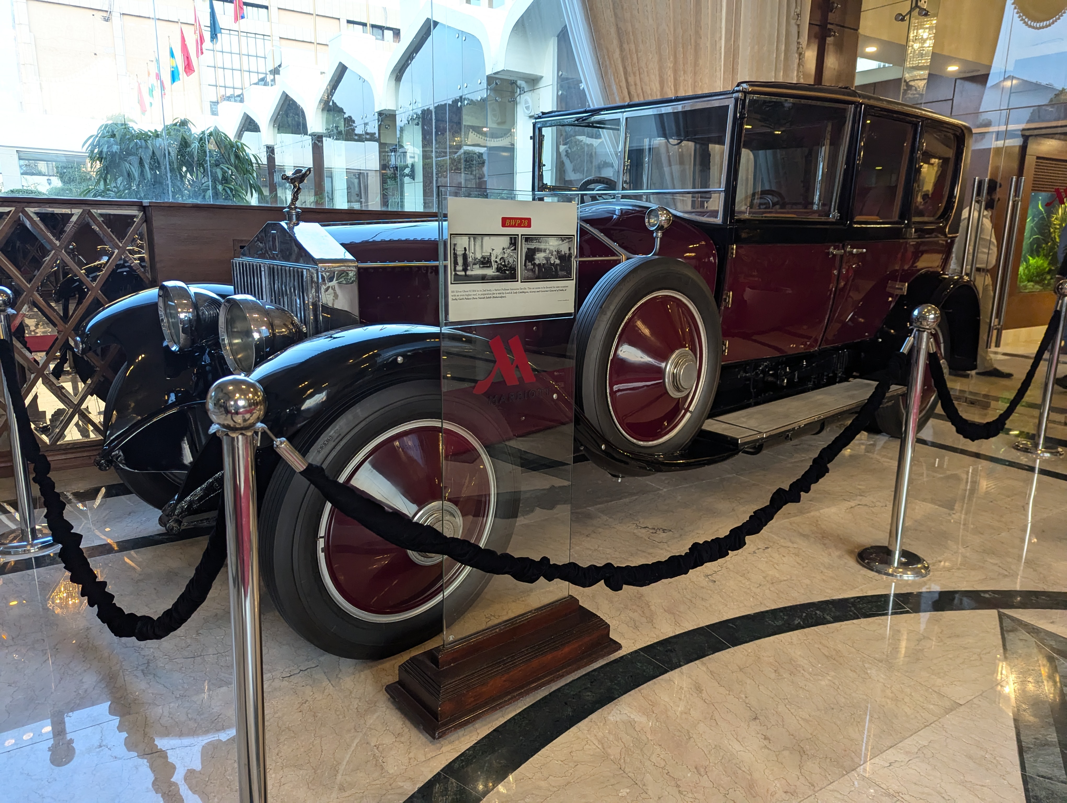 Раритетный Rolls Royce Silver Ghost 82 RM в гостинице Пакистана
