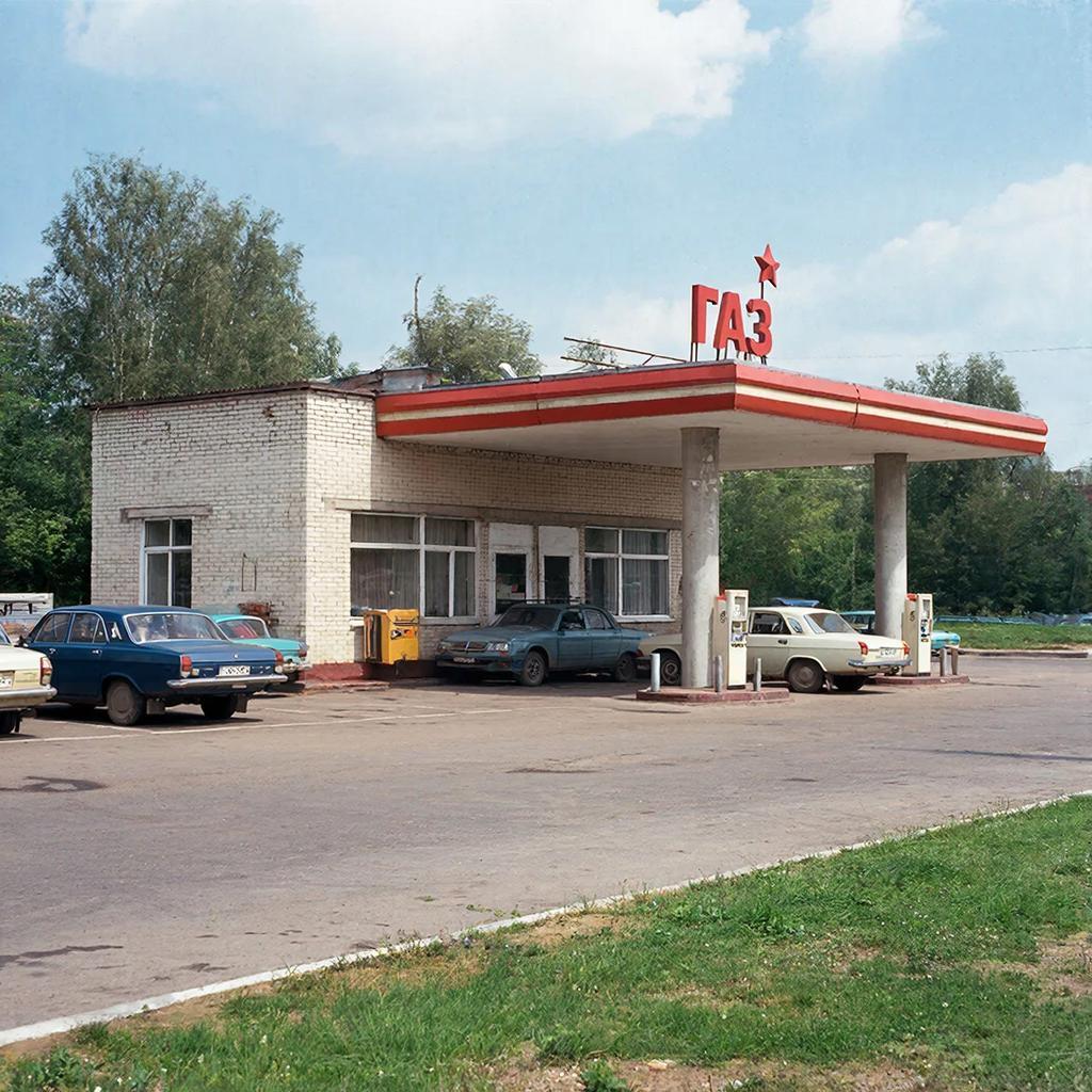 Кто врет про изобилие в СССР, вспрмните АЗС тех времен: под конец СССР