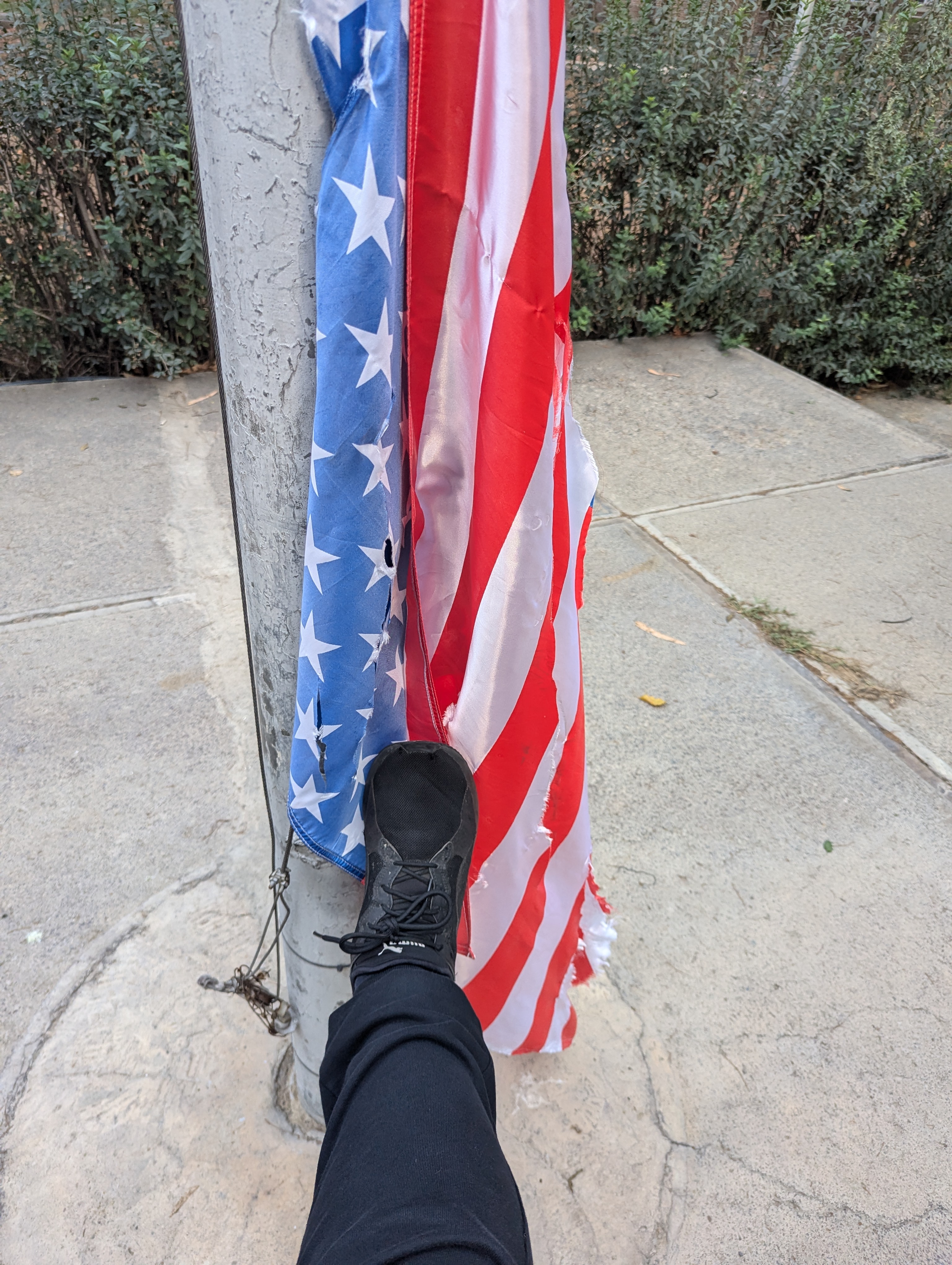 Почему бы нам не помтавлять оружие Ирану, как Запад поставляет Украине